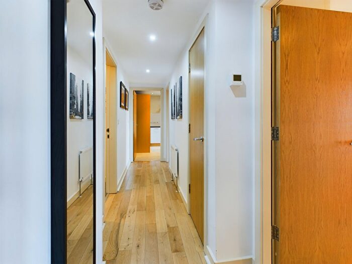 2 Bedroom Flat For Sale In The Sawmill, Dock Street, HU1