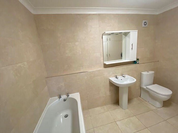 2 Bedroom Apartment To Rent In Royal Beach Court, Lytham St. Annes, FY8