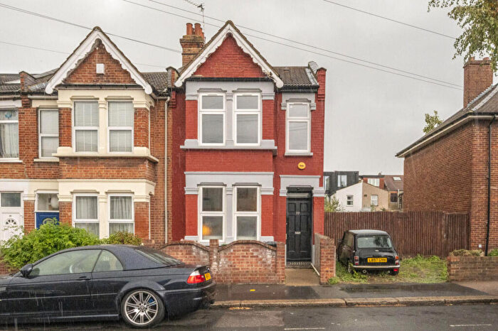 2 Bedroom Flat For Sale In Cantebury Road, Leyton, London, E10