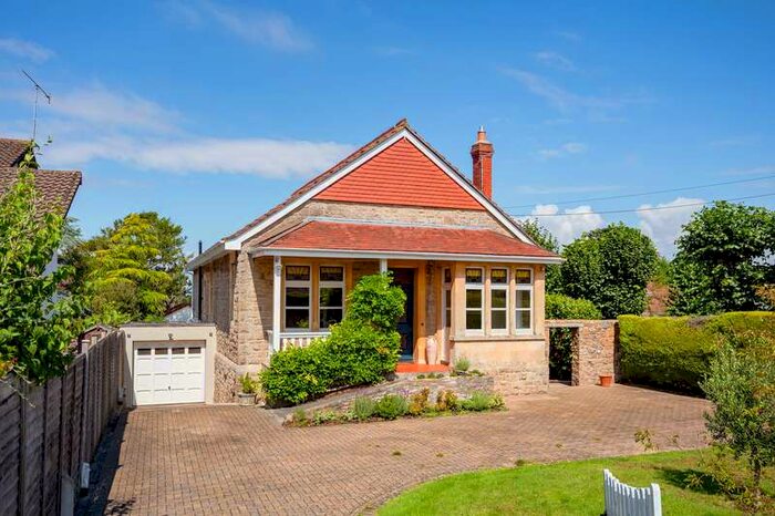 3 Bedroom Property To Rent In Edward Road, Clevedon, BS21