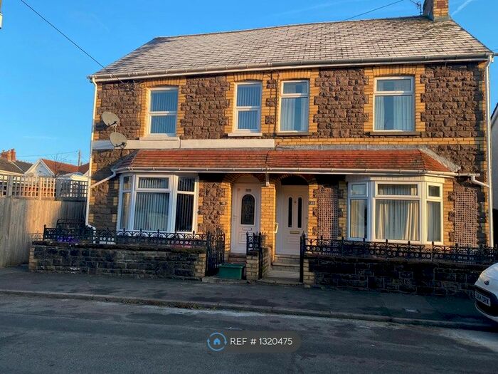 4 Bedroom Semi-Detached House To Rent In Clifton Road, Abergavenny NP7