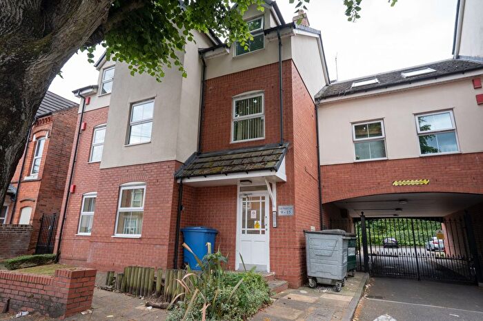 2 Bedroom Flat For Sale In The Avenue, Acocks Green, B27