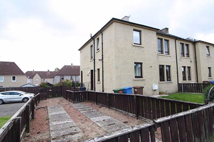 2 Bedroom Flat To Rent In Schawpark Avenue, Sauchie, Alloa, FK10