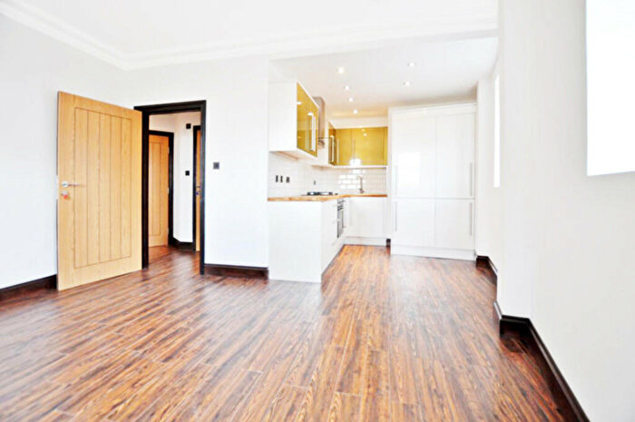 1 Bedroom Flat To Rent In Mare Street, London, E8