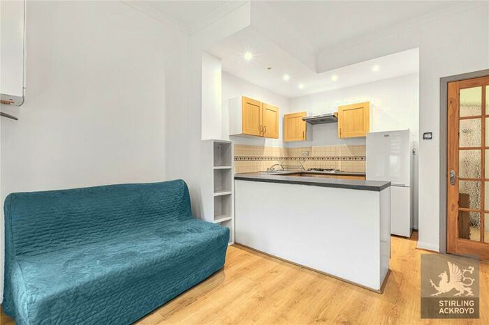 1 Bedroom Apartment To Rent In Millfields Road, Clapton, Hackney, London, E5