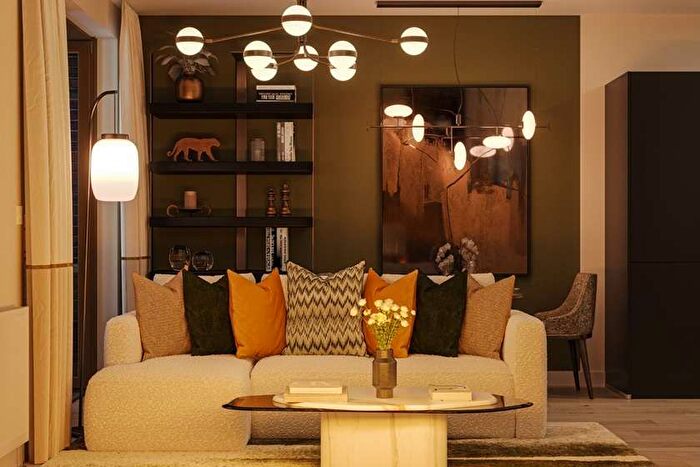 3 Bedroom Flat For Sale In Ilderton Road, London, SE15