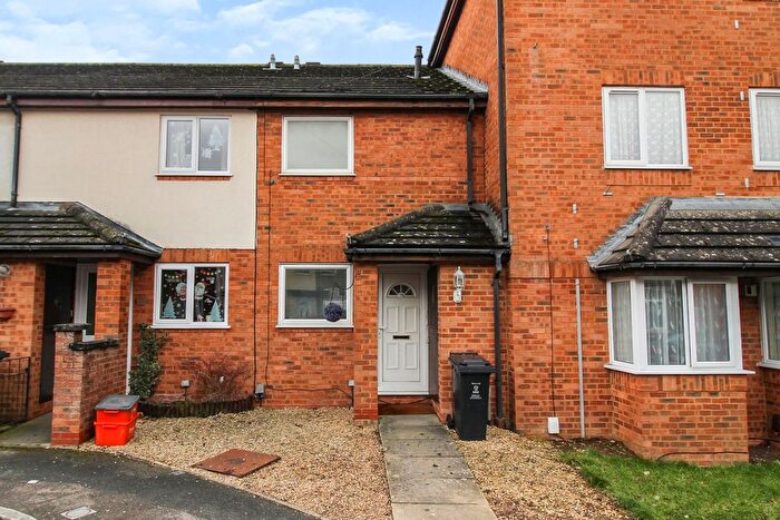 2 Bedroom Terraced House To Rent In Rose Street, Swindon, SN2