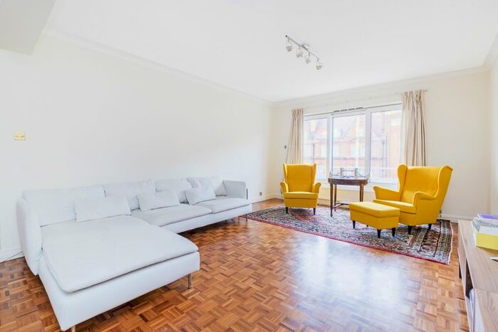 3 Bedroom Flat To Rent In Princes Gate, London, SW7