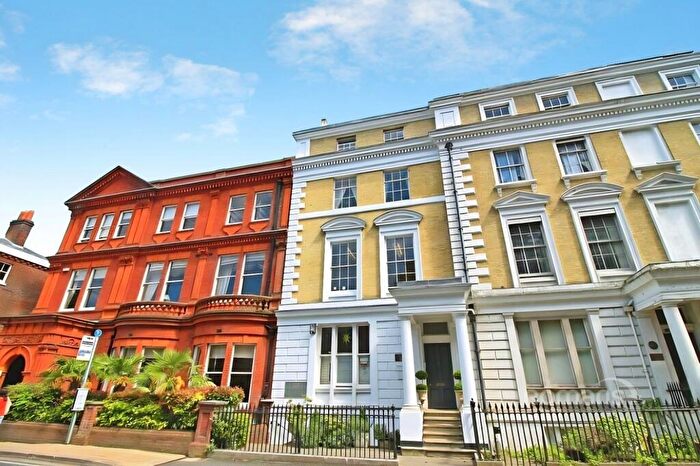 2 Bedroom Flat To Rent In Southgate Street, Winchester, SO23