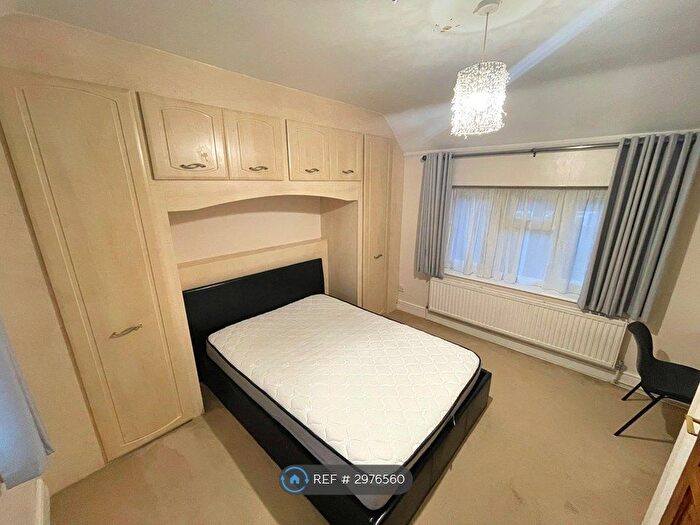 4 Bedroom Semi-Detached House To Rent In Crossway, Pinner, HA5