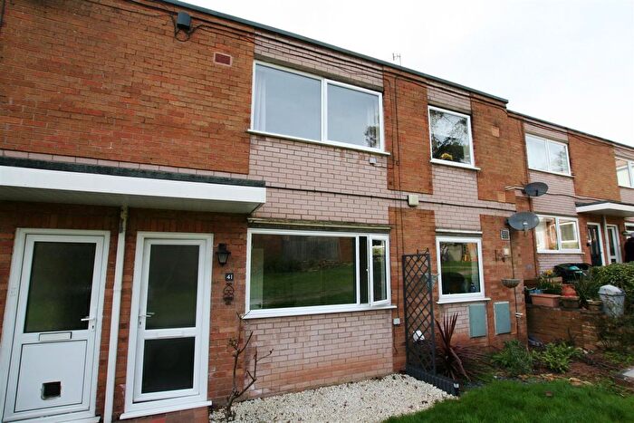 2 Bedroom Maisonette To Rent In Elmfield Gardens, Worcester, WR5