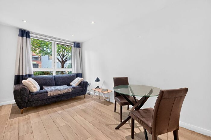 1 Bedroom Flat To Rent In Whites Grounds Estate, London, SE1