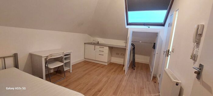 Studio To Rent In Garrat Road, London, HA8