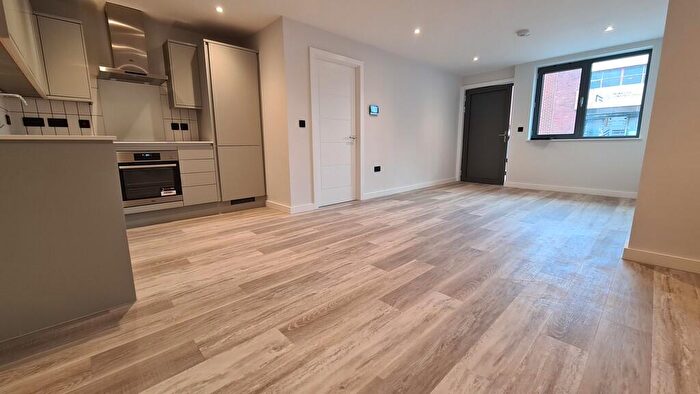 2 Bedroom Apartment To Rent In Apex Lofts, Warwick Street Birmingham West Midlands, B12