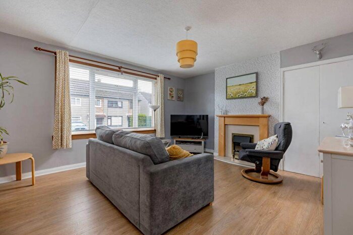 2 Bedroom Flat For Sale In Northfield Park, Edinburgh, EH8