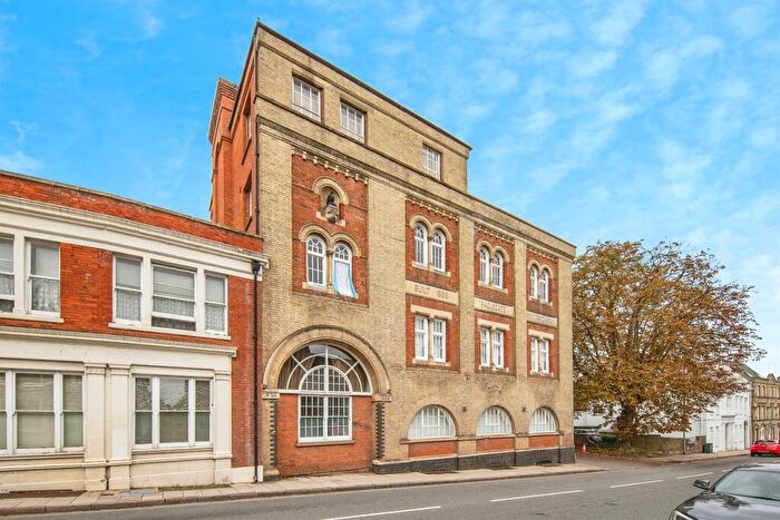 1 Bedroom Maisonette For Sale In Eaglegate, Colchester, CO1