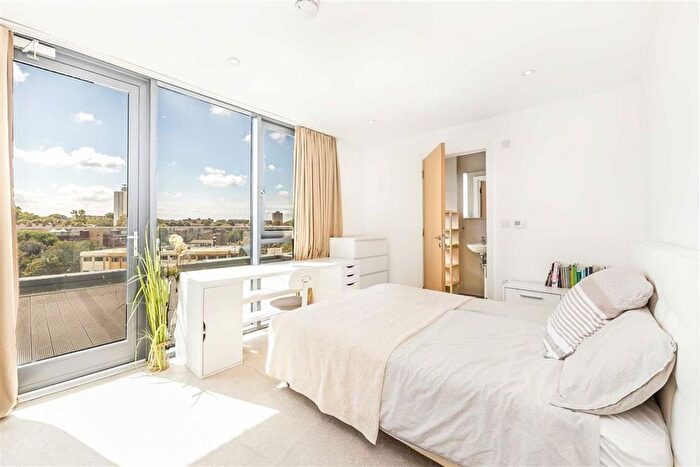2 Bedroom Flat To Rent In Powis Street, Woolwich, SE18