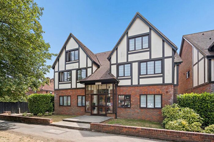 2 Bedroom Flat For Sale In Warwick Road, Seymour Place, HP9