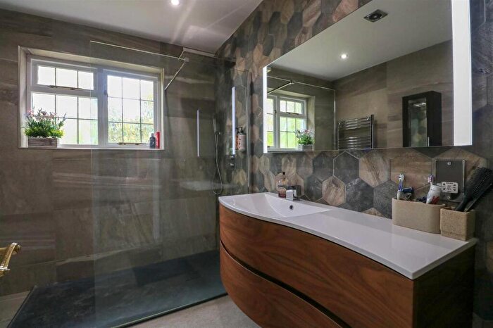 6 Bedroom Detached House To Rent In Hazlemere Drive, Four Oaks Estate, B74