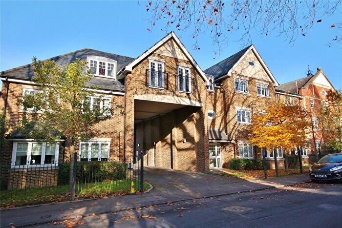 1 Bedroom Penthouse For Sale In Maybury Road, Woking, Surrey, GU21