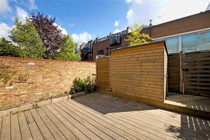 4 Bedroom Terraced House To Rent In Battledean Road, Highbury Fields, Islington, London, N5