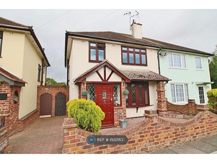 3 Bedroom Semi-Detached House To Rent In Thistley Close, Leigh-On-Sea, SS9