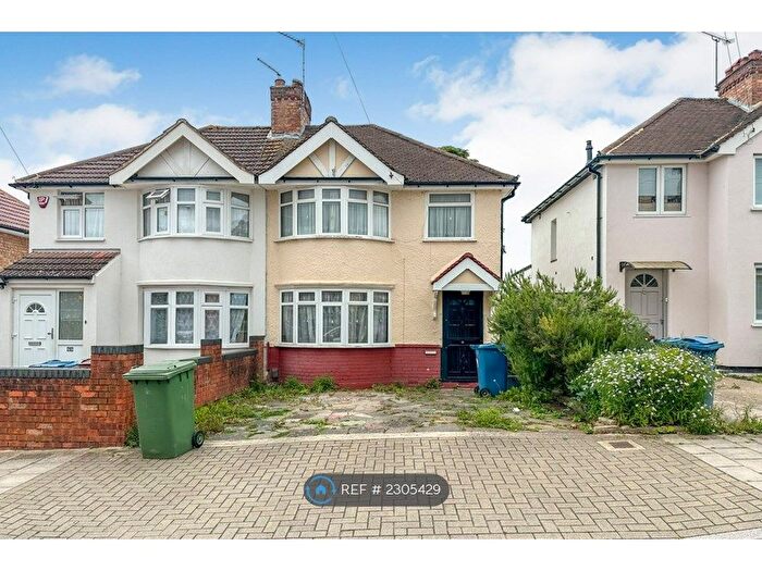 4 Bedroom Semi-Detached House To Rent In Windsor Road, Harrow, HA3