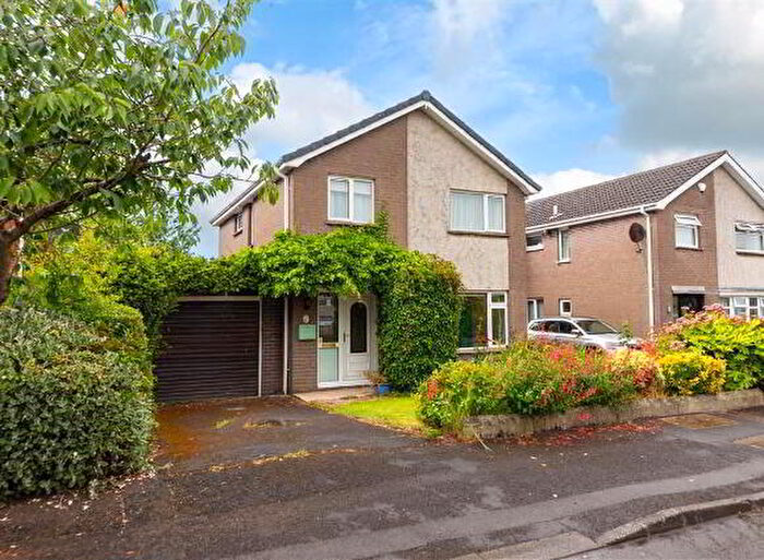 4 Bedroom Detached House For Sale In Trossachs Drive, Belfast, BT10