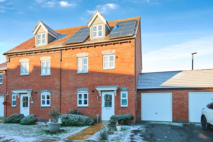 4 Bedroom Semi Detached House For Sale In Buzzard Lane, Chellaston, Derby, Derbyshire, DE73