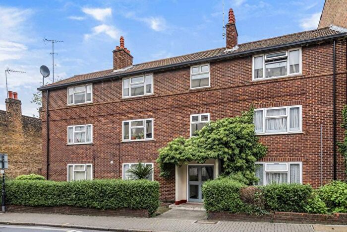 Studio To Rent In Eton Street, Richmond, TW9