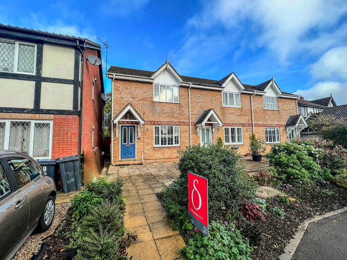 3 Bedroom End Of Terrace House To Rent In Foxholes, Hertford, SG13