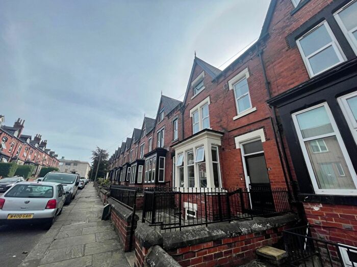 1 Bedroom Flat To Rent In Manor Terrace, Headingley, Leeds, LS6