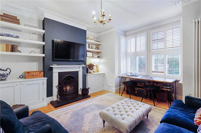 2 Bedroom Apartment For Sale In Dunstans Road, East Dulwich, London, SE22