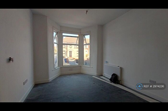 1 Bedroom Flat To Rent In Wellwood Road, Ilford, IG3