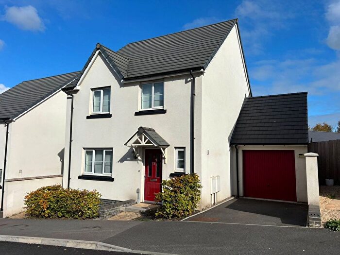 4 Bedroom Detached House For Sale In Horseshoe Drive, Newton Abbot, TQ12