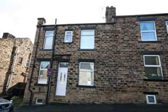 2 Bedroom End Of Terrace House To Rent In Kirkham Street, Leeds, LS13