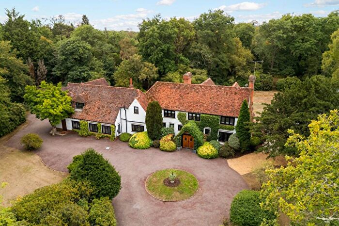 6 Bedroom Detached House For Sale In Collinswood Road, Farnham Common, Buckinghamshire, SL2