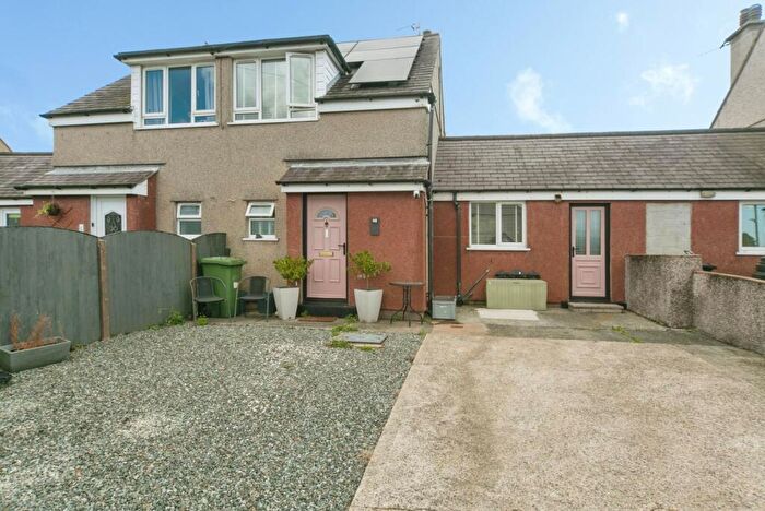 2 Bedroom Link Detached House For Sale In Maes Merddyn, Gaerwen, Isle Of Anglesey, LL60