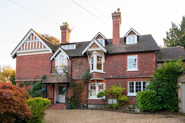 3 Bedroom Flat To Rent In Wray Common Road, Reigate, RH2