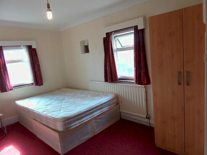 3 Bedroom Terraced House To Rent In Featherstone Road, Southall, UB2