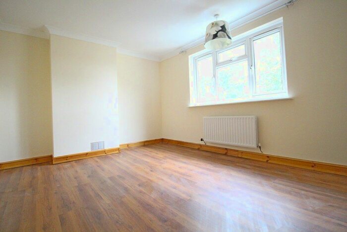 2 Bedroom Maisonette To Rent In Chestnut Grove, London, W5