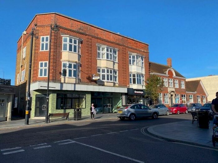 3 Bedroom Apartment To Rent In Connaught Avenue, Frinton-on-Sea, CO13