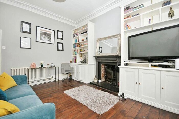 2 Bedroom Flat For Sale In Harold Road, Crystal Palace, London, SE19