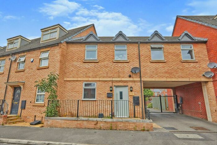 2 Bedroom House To Rent In Shaftesbury Crescent, Derby, DE23