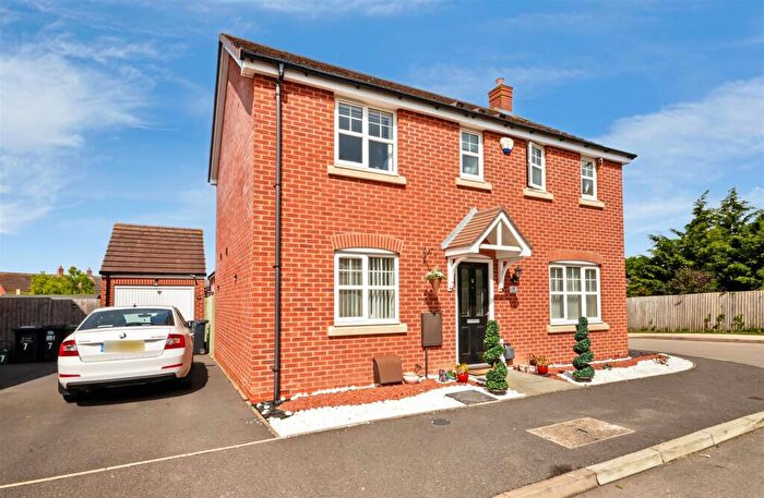 3 Bedroom Detached House For Sale In Butler Close, Whitnash, Leamington Spa, CV31