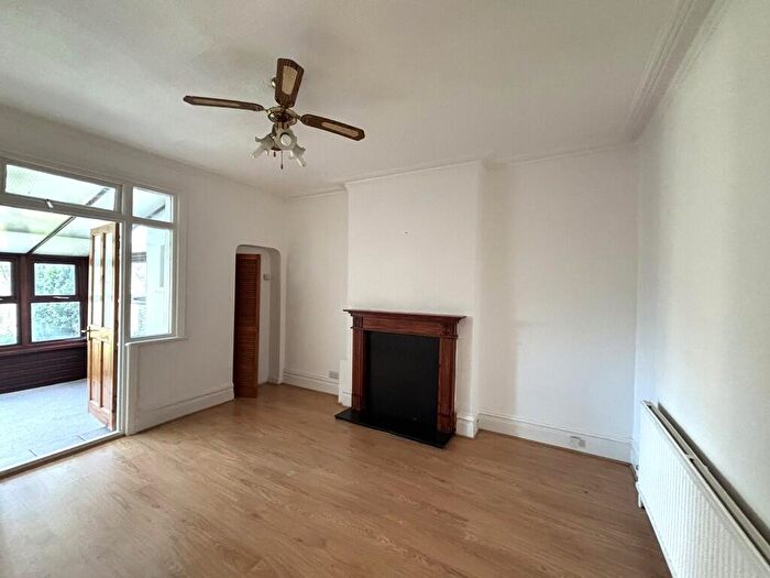 3 Bedroom End Of Terrace House To Rent In Shirley Road, Croydon, CR0
