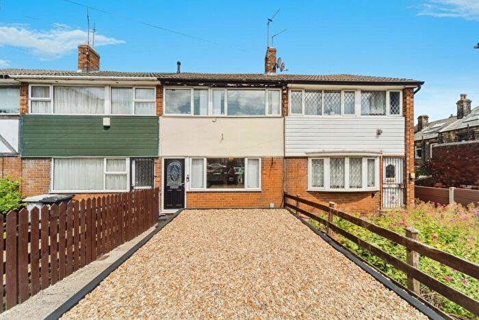 3 Bedroom Terraced House For Sale In South Parade, Morley, Leeds, West Yorkshire, LS27