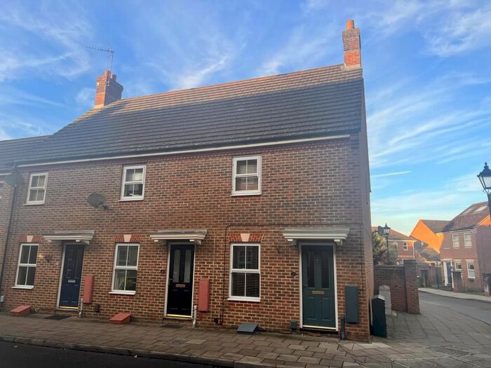 2 Bedroom End Of Terrace House To Rent In Fairford Leys, Aylesbury, HP19