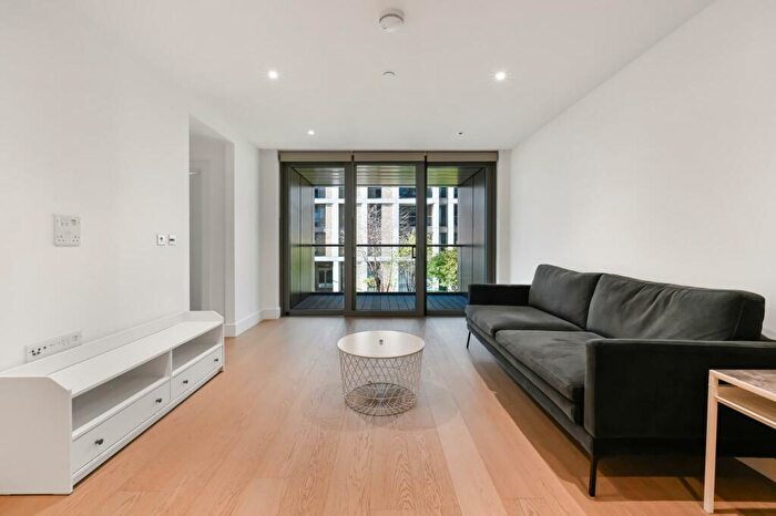 2 Bedroom Apartment To Rent In Chartwell House, Prince Of Wales Drive, London, SW11