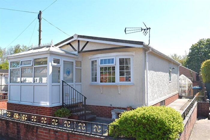 2 Bedroom Park Home For Sale In Palace Road Residential Park, Ripon, HG4